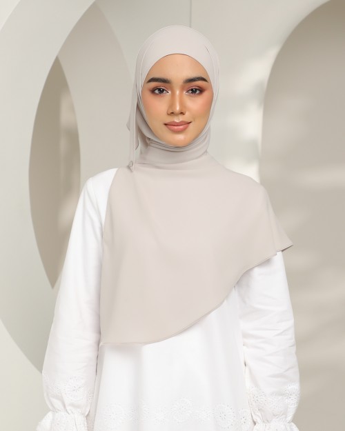 Hari - Ivory Brown (Chinstrap)